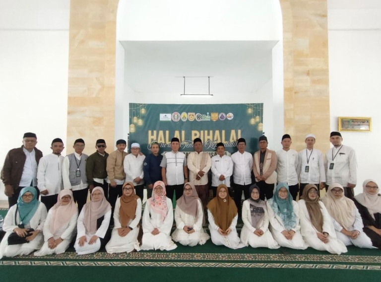 Perkuat Ukhuwwah, Guru dan Tenaga Kependidikan Se-Cisarua Gelar Halal Bi Halal untuk Tingkatkan Kualitas Diri dan Kembali Fitrah